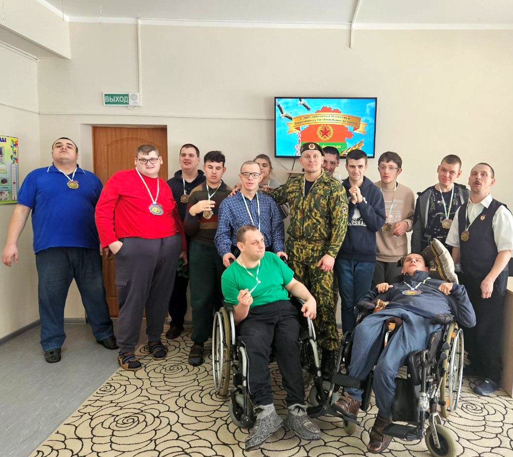 Спортивный праздник «Аты-баты, шли солдаты!»